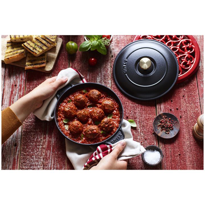 Specialities, 20 cm round Cast iron Oven dish with lid black, large 2