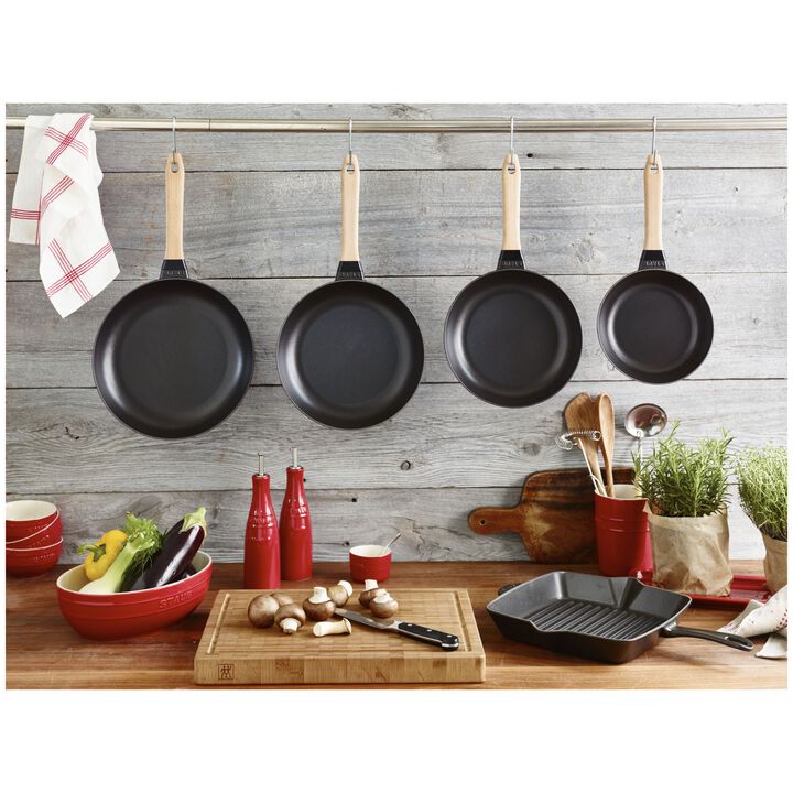 Pans, Bratpfanne mit Holzgriff 20 cm, rund, Schwarz, Gusseisen, large 3