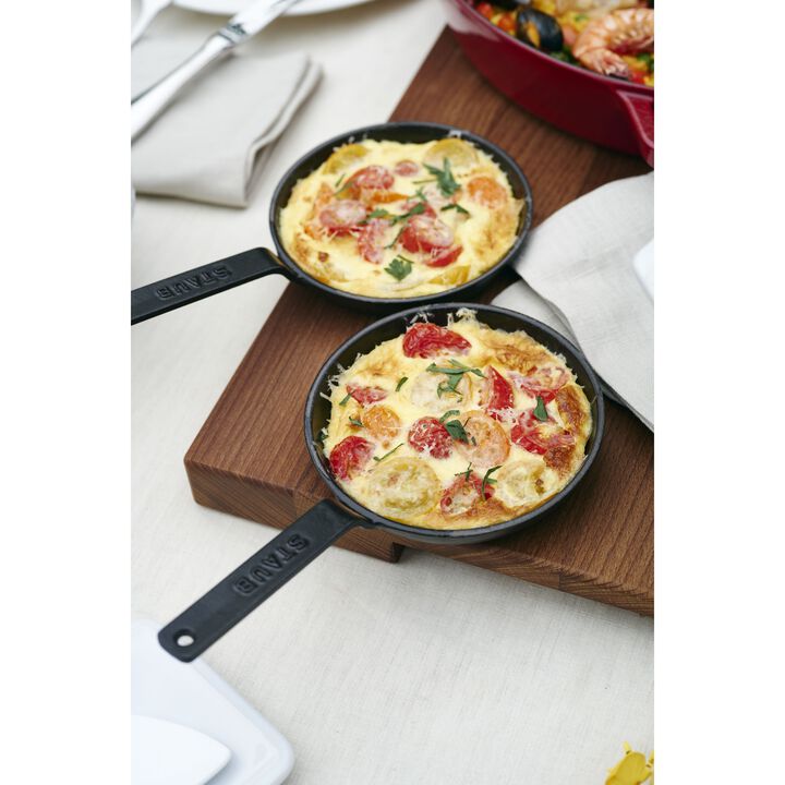 Pans, 12 cm Cast iron Frying pan black, large 3
